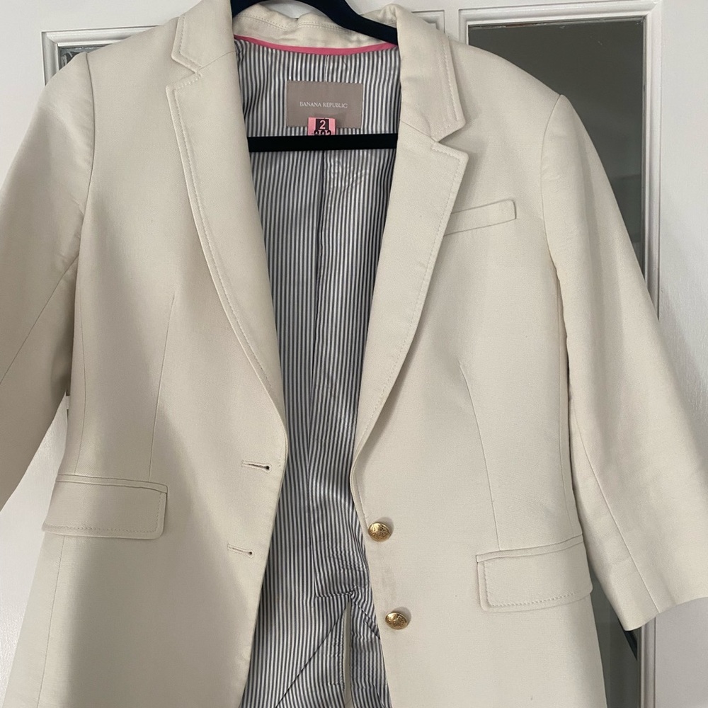 Banana Republic Ivory Blazer with Cropped Sleeves and gold Buttons